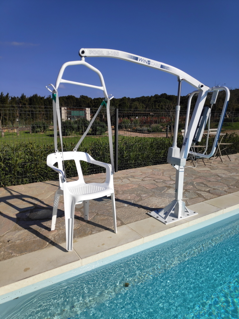 grua_piscina_2.jpg grua_piscina_2.jpg